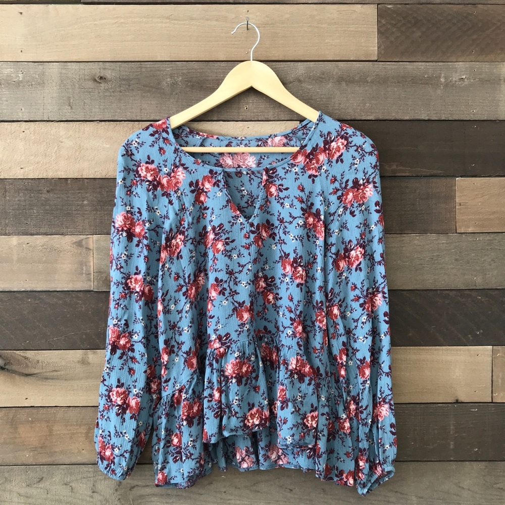 American Eagle Blue Floral Keyhole Blouse